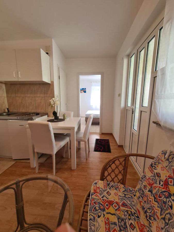 Apartments Lana - 30 M From The Sea Seline Exterior photo